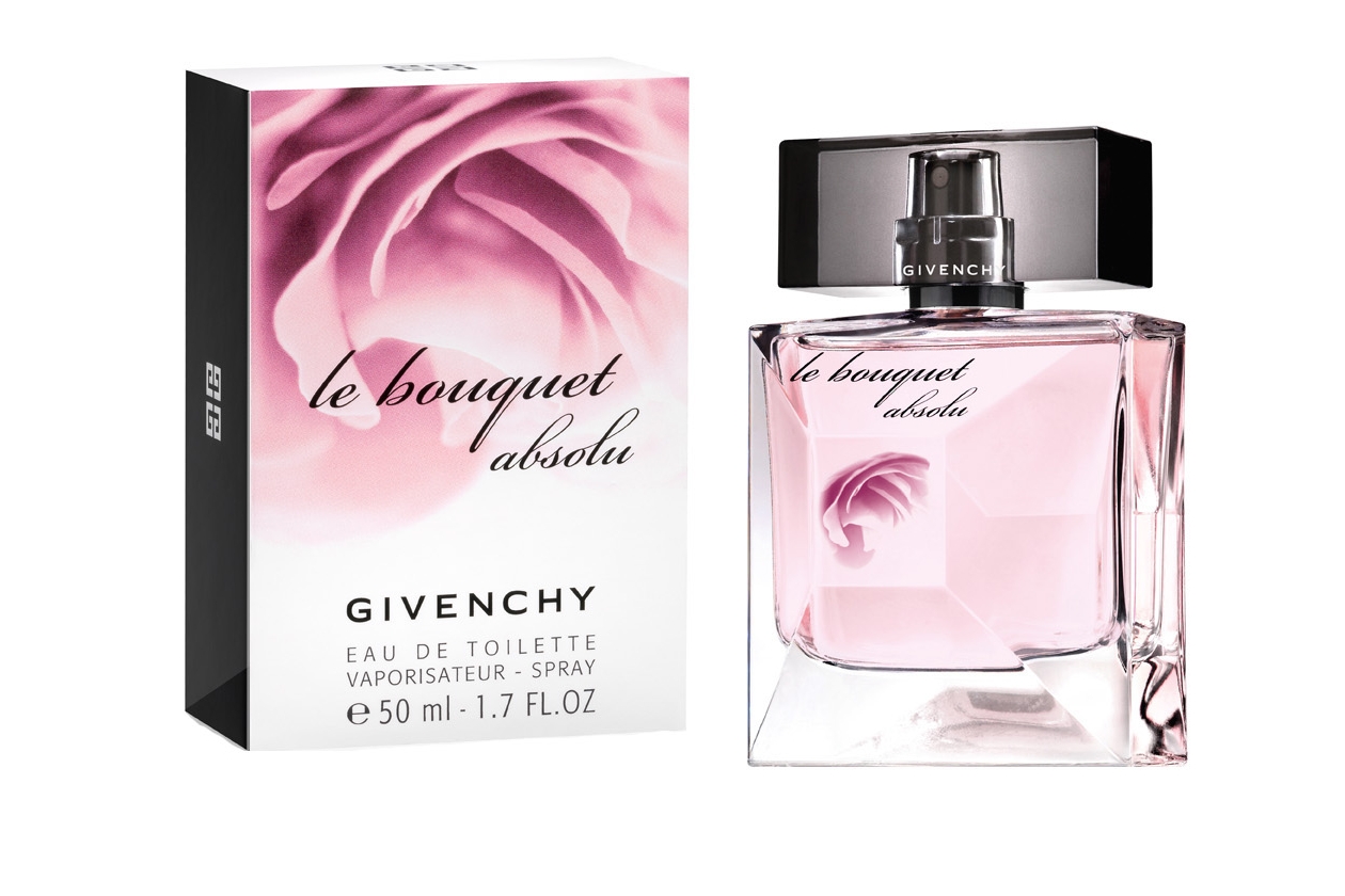 Восхитительный и нежный, чувственный и гармоничный, элегантный и неповторимый аромат под названием Givenchy Le Bouquet Absolu, созданный легендарным парфюмерным домов Givenchy, является новинкой 2011 года. Этот удивительный парфюм способен перенести свою владелицу в волшебный и таинственный сад, переполненный свежими, нежными и лёгкими, деликатными и игривыми, волнующими и соблазнительными ароматами. Новый парфюм Givenchy Le Bouquet Absolu представляет собой богатый и роскошный букет, в котором гармонично сочетается между собой гламур, таинственность, загадочность и сексуальность. Лицом аромата Givenchy Le Bouquet Absolu стала известная фотомодель из Бельгии по имени Нимуэ Смит — фотограф Вилли Вандерперр запечатлел юную красавицу сидящей на ковре, усыпанном многочисленными лепестками роз... Парфюм Givenchy Le Bouquet Absolu принадлежит к тем превосходным ароматам, которые дарят ощущение абсолютной гармонии и безграничного счастья, привлекают восторженные взоры и пробуждают самые лучшие и прекрасные человеческие чувства... Аромат Givenchy Le Bouquet Absolu представлен в концентрации туалетной воды в 50-миллилитровых флакончиках, украшенных изображением роскошной королевы цветов — розы.